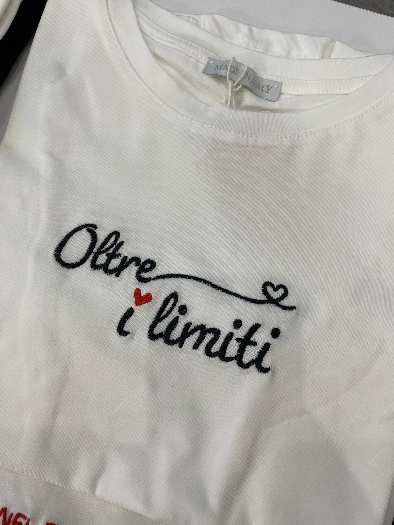 T-shirt ricamo